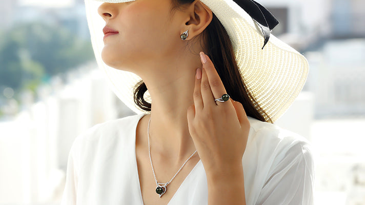 Benefits of Wearing Black Pearl Jewelry: A Timeless Elegance with a Modern Twist